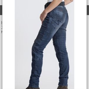 NWT. PANDO MOTO motorcylcl jeans. Womens 29×32. Comes with armor.